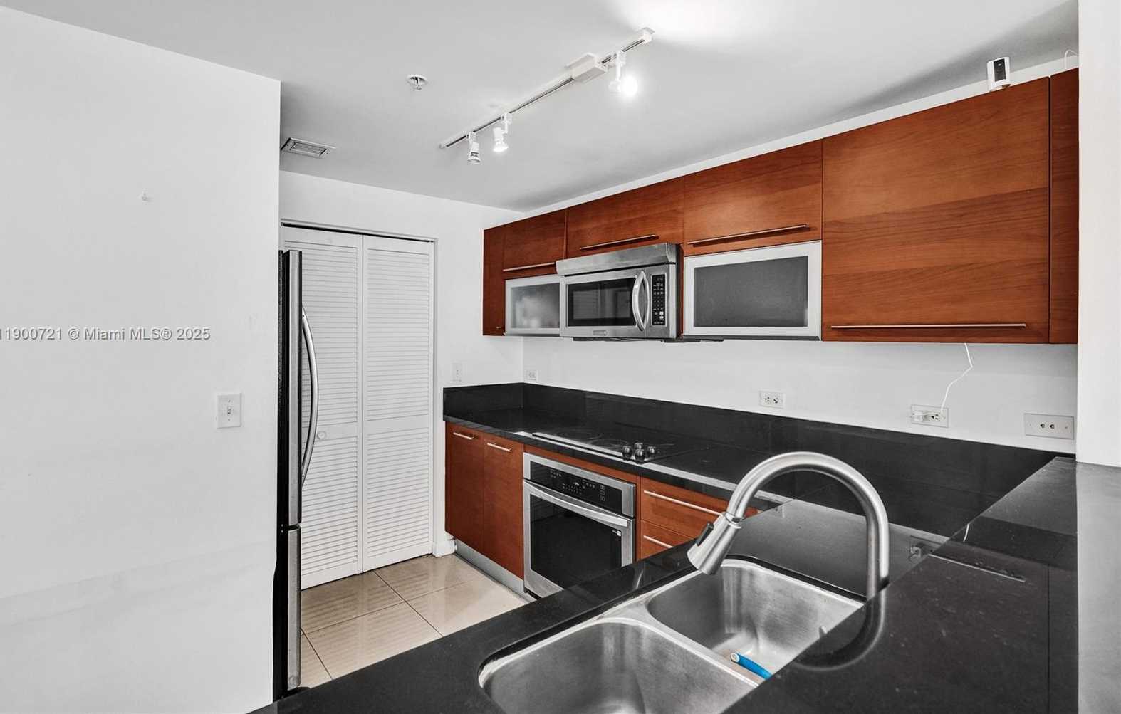 Small Image of 253 NORTH EAST 2ND ST #1706, Miami Number 14