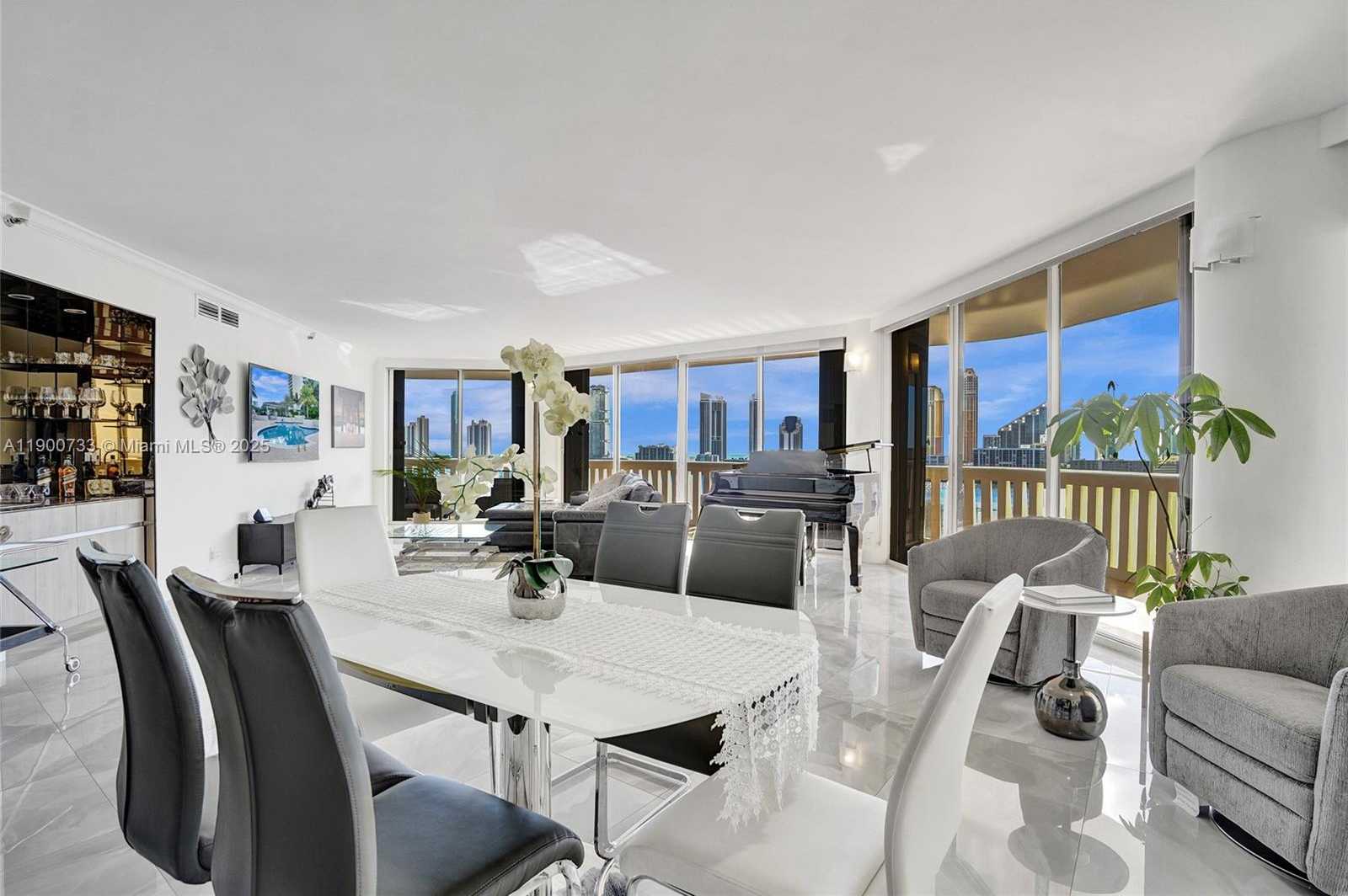 Small Image of 3000 ISLAND BLVD #1106, Aventura Number 17