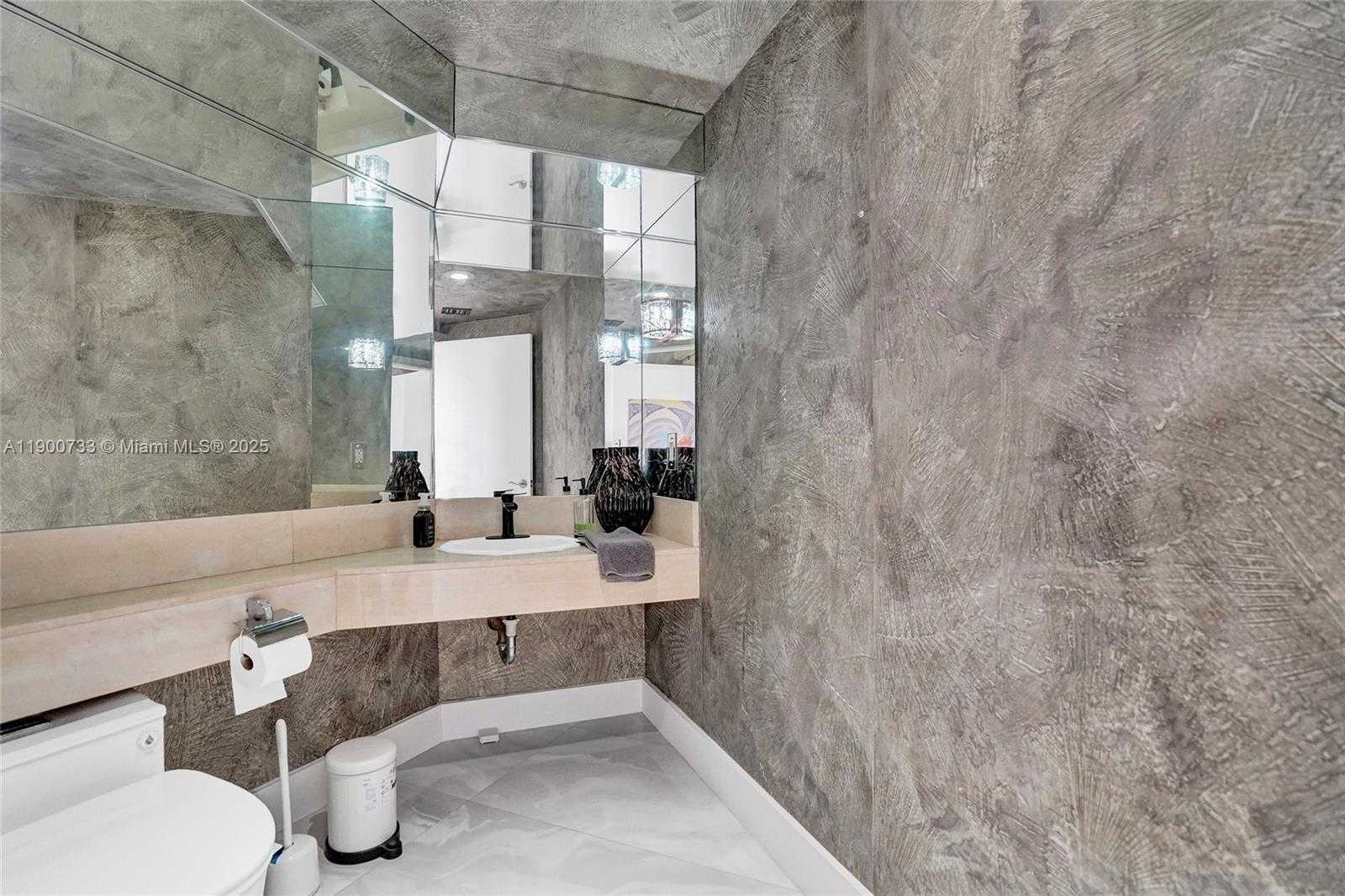 Small Image of 3000 ISLAND BLVD #1106, Aventura Number 29