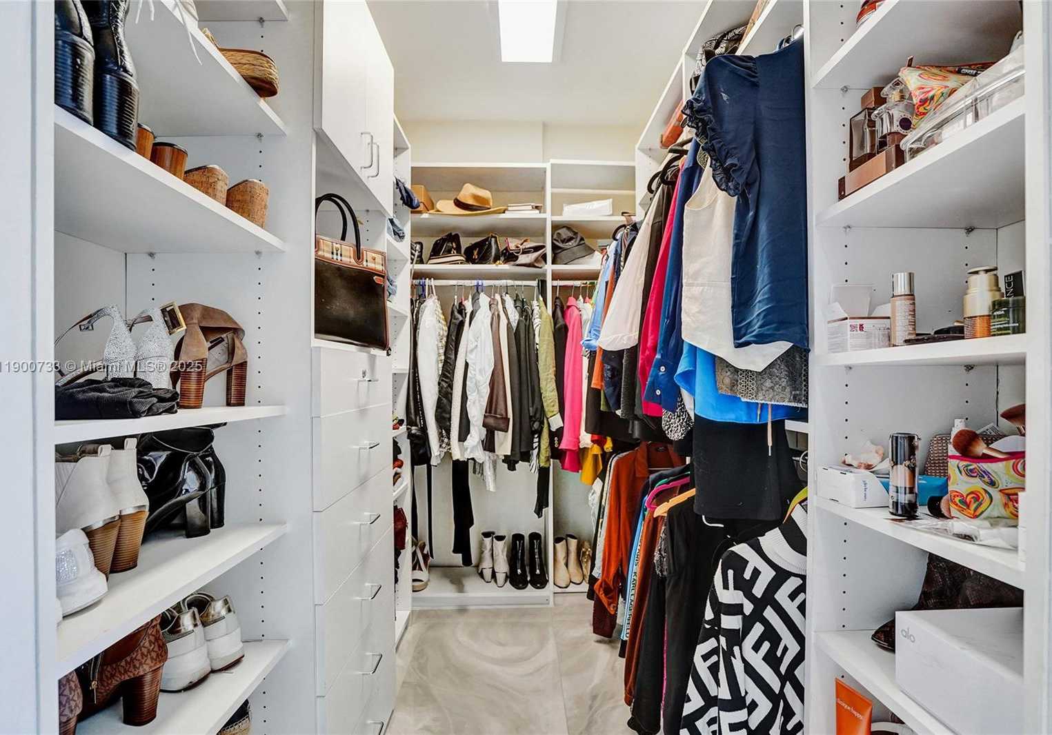 Small Image of 3000 ISLAND BLVD #1106, Aventura Number 36