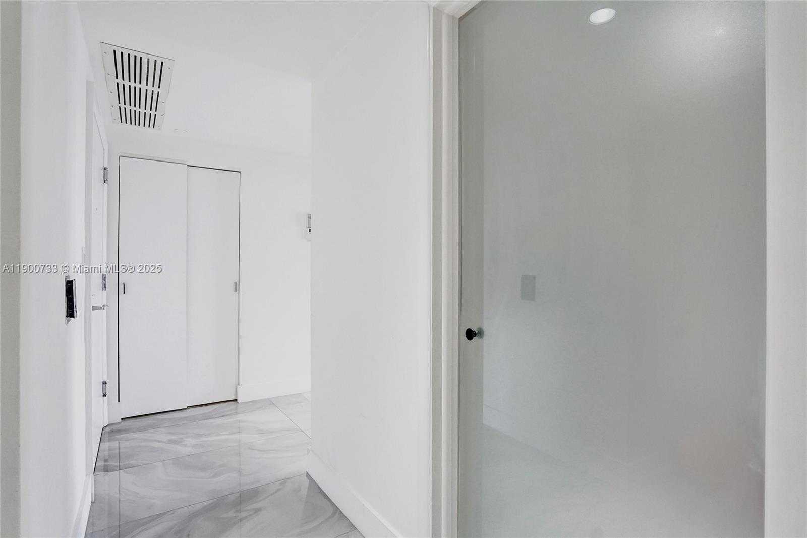 Small Image of 3000 ISLAND BLVD #1106, Aventura Number 39