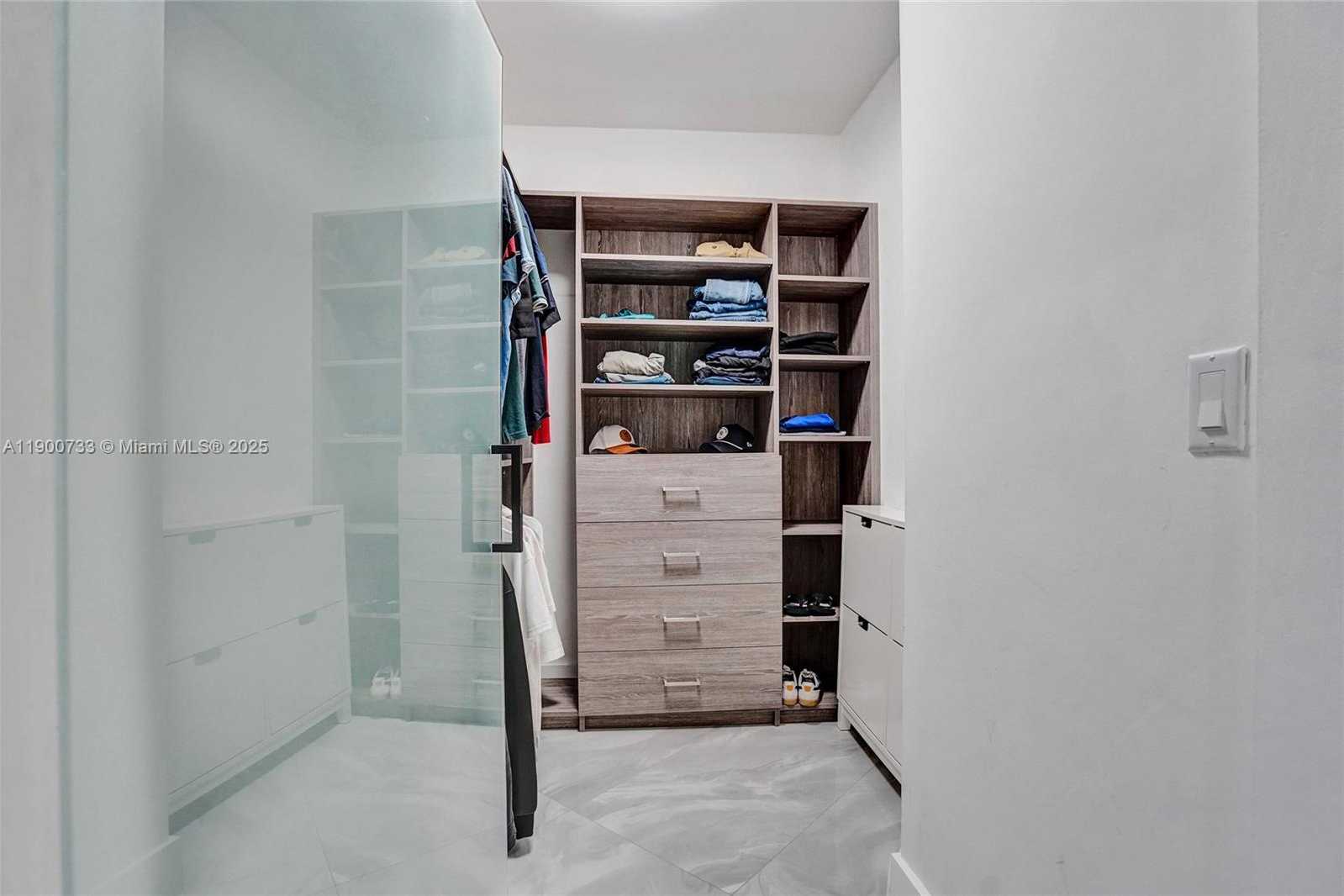 Small Image of 3000 ISLAND BLVD #1106, Aventura Number 43