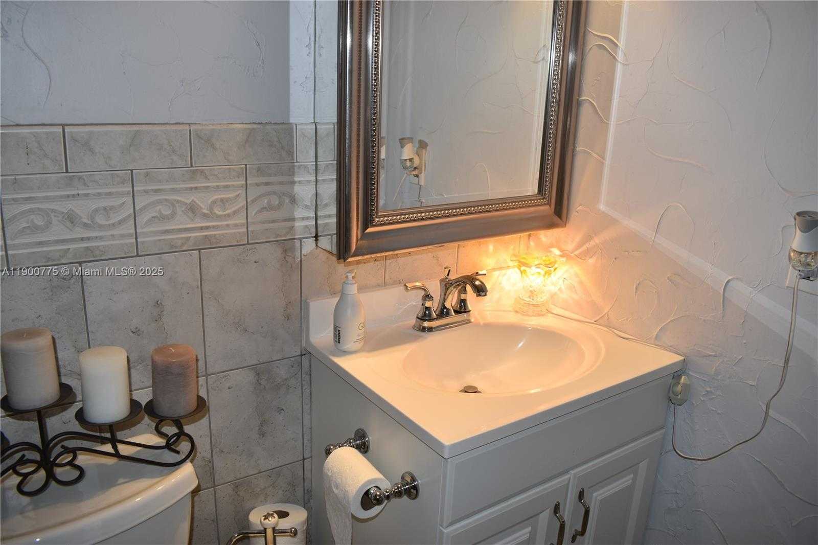 Small Image of 16570 NORTH EAST 26TH AVE #3C, North Miami Beach Number 12