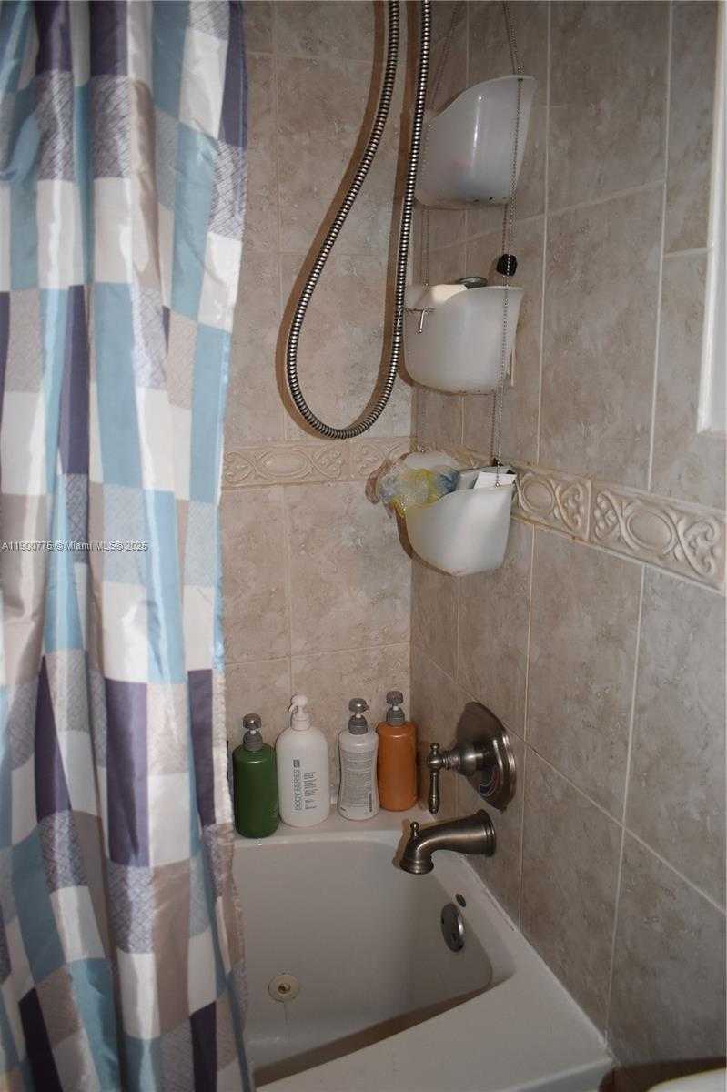 Small Image of 16570 NORTH EAST 26TH AVE #3C, North Miami Beach Number 18