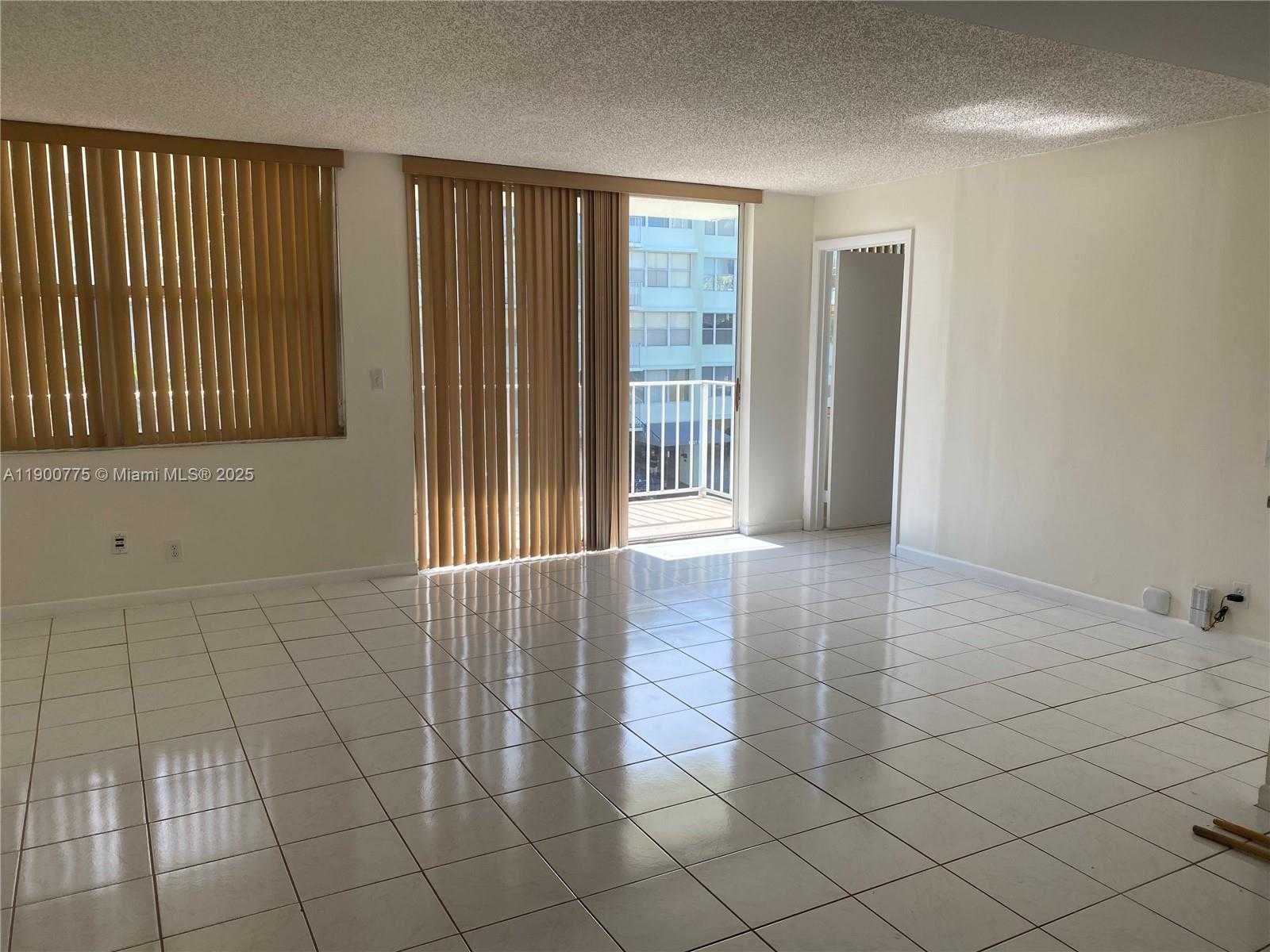 Small Image of 16570 NORTH EAST 26TH AVE #3C, North Miami Beach Number 4