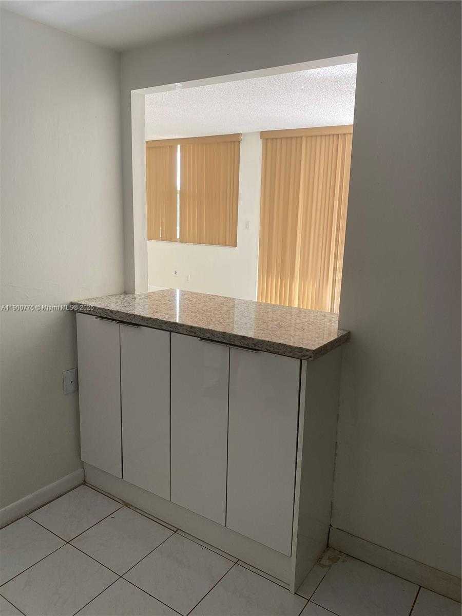Small Image of 16570 NORTH EAST 26TH AVE #3C, North Miami Beach Number 6