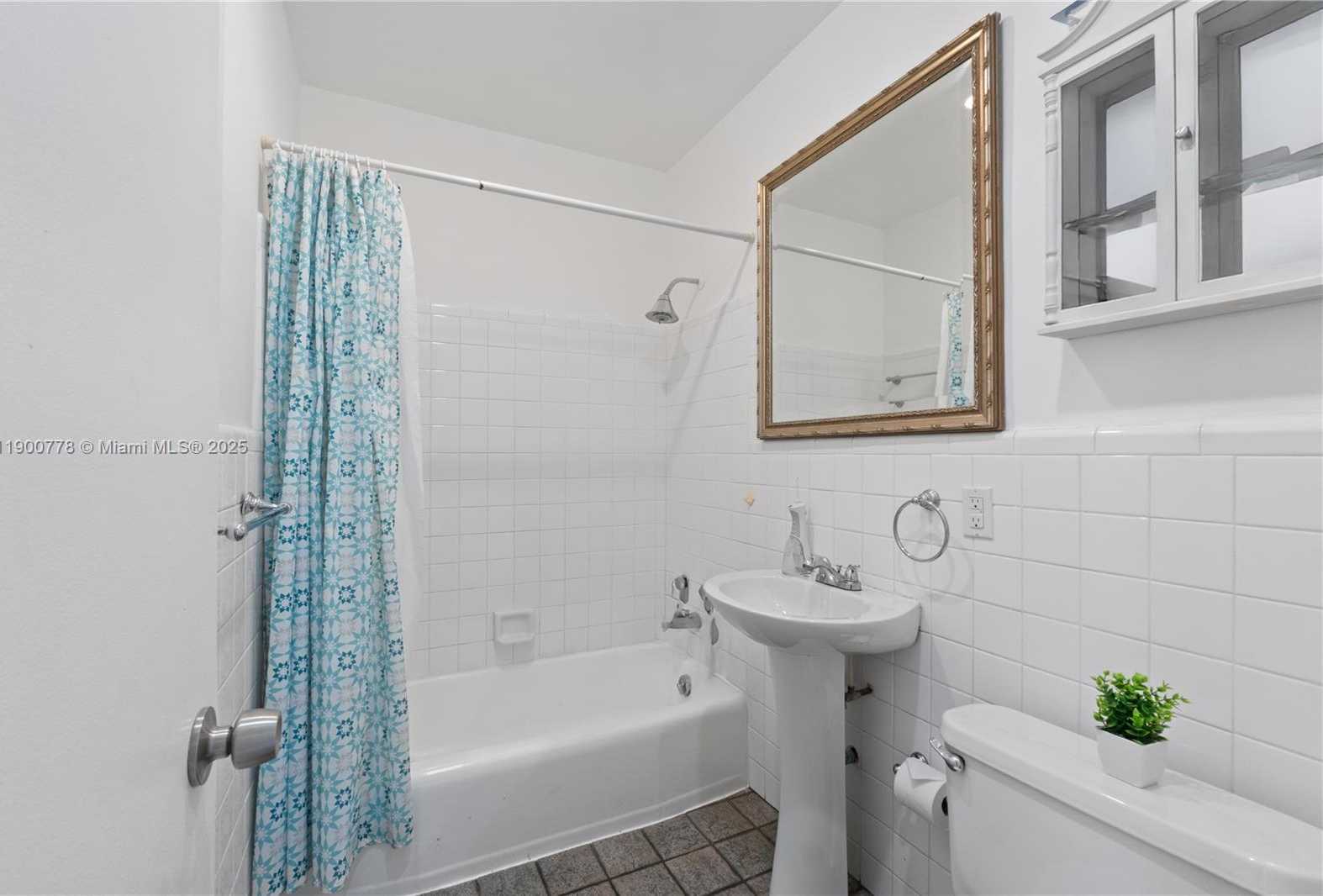 Small Image of 6580 SANTONA ST #A42, Coral Gables Number 13