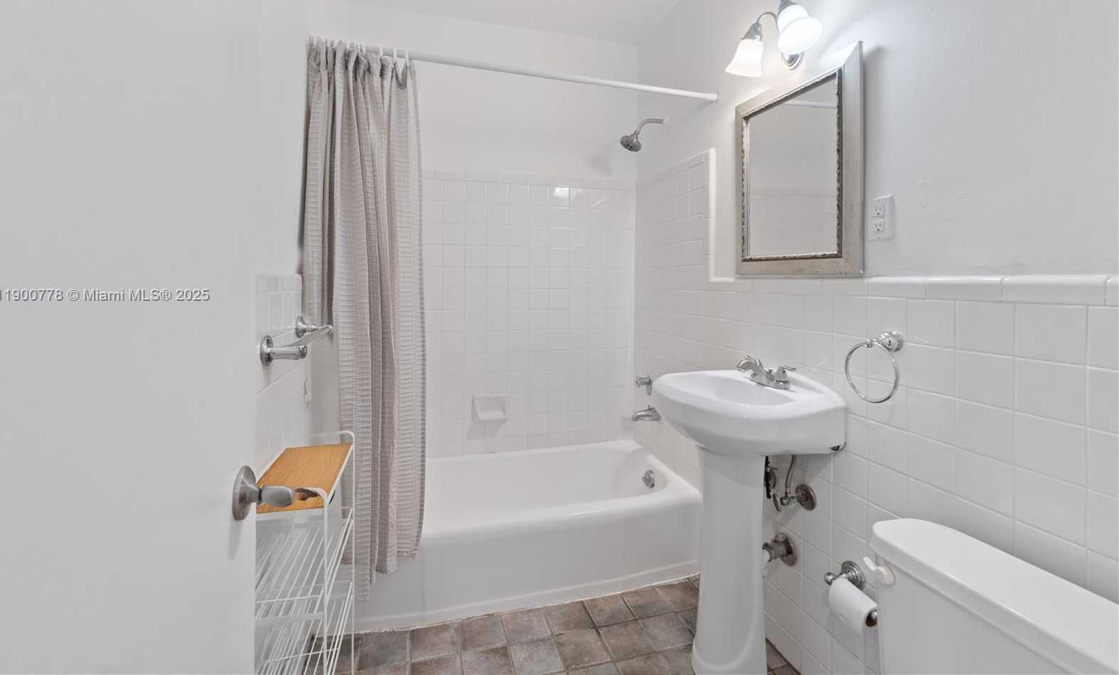 Small Image of 6580 SANTONA ST #A42, Coral Gables Number 16