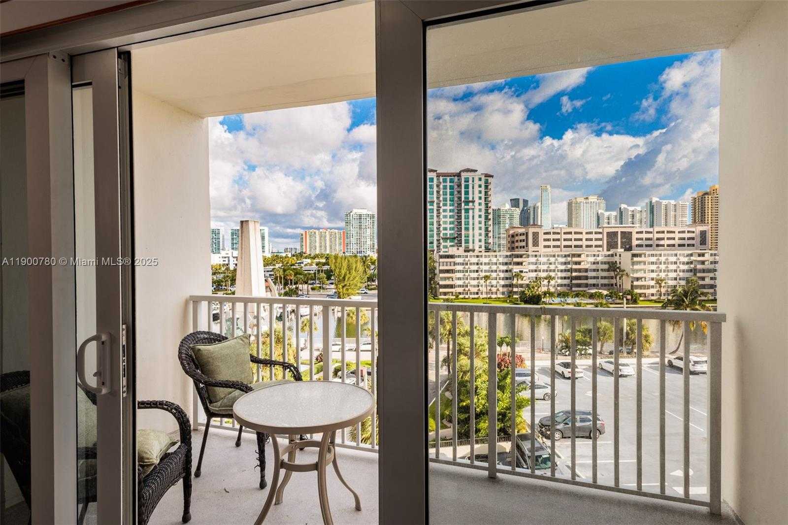 Small Image of 300 BAYVIEW DR #509, Sunny Isles Beach Number 19