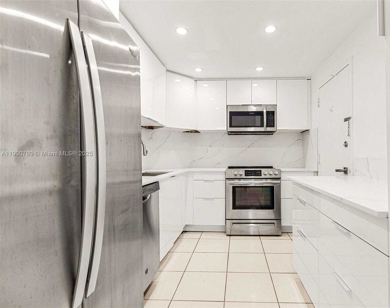 Small Image of 300 BAYVIEW DR #509, Sunny Isles Beach Number 6