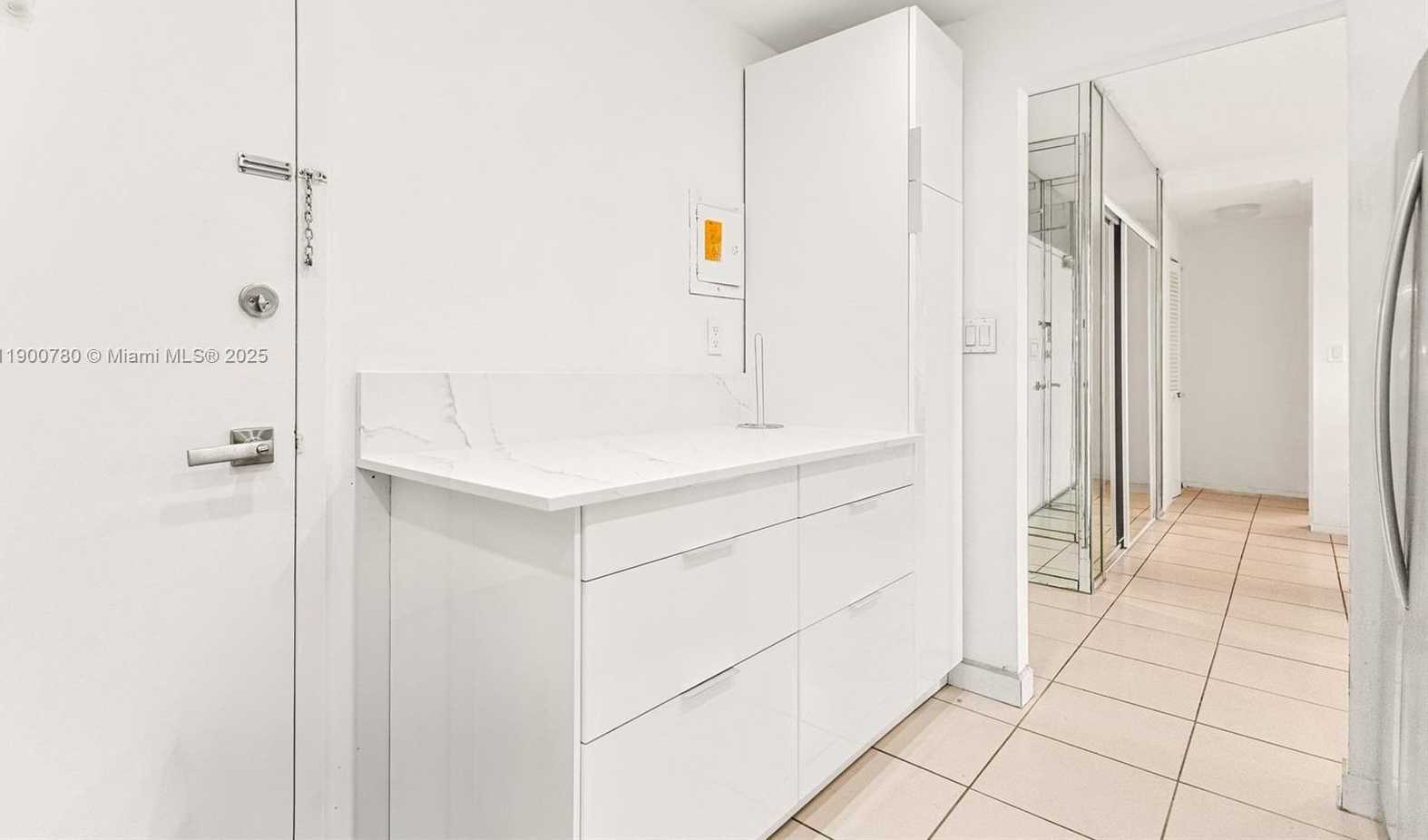 Small Image of 300 BAYVIEW DR #509, Sunny Isles Beach Number 8