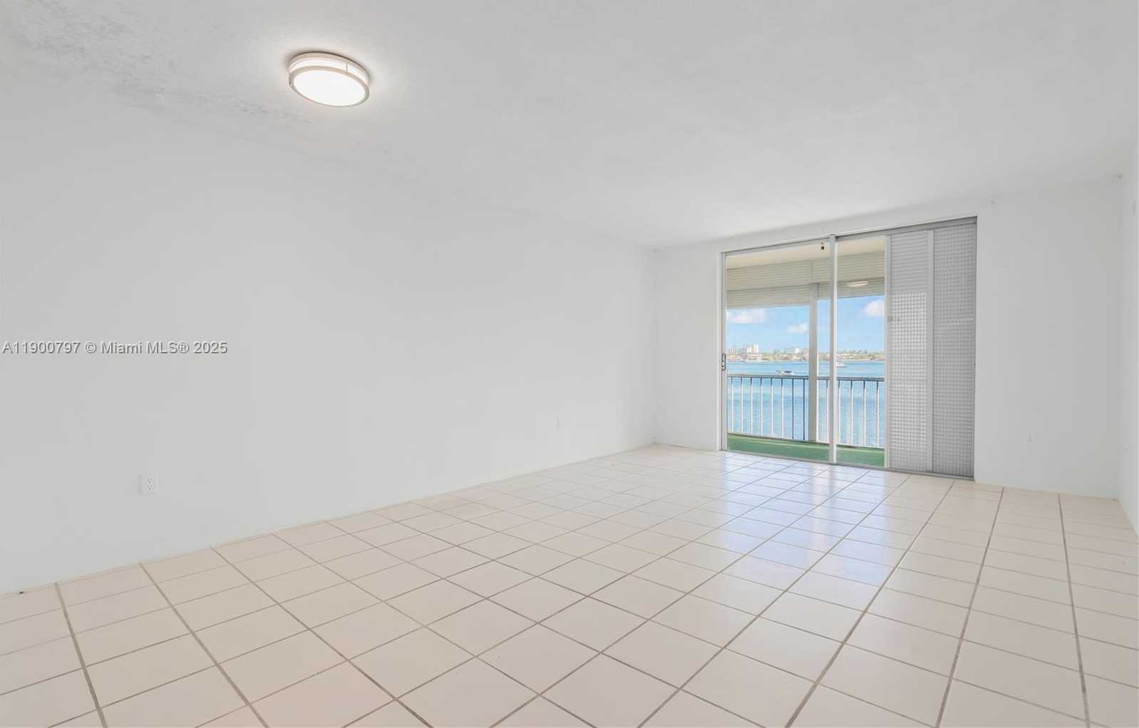 Small Image of 2910 POINT EAST DR #M412, Aventura Number 10