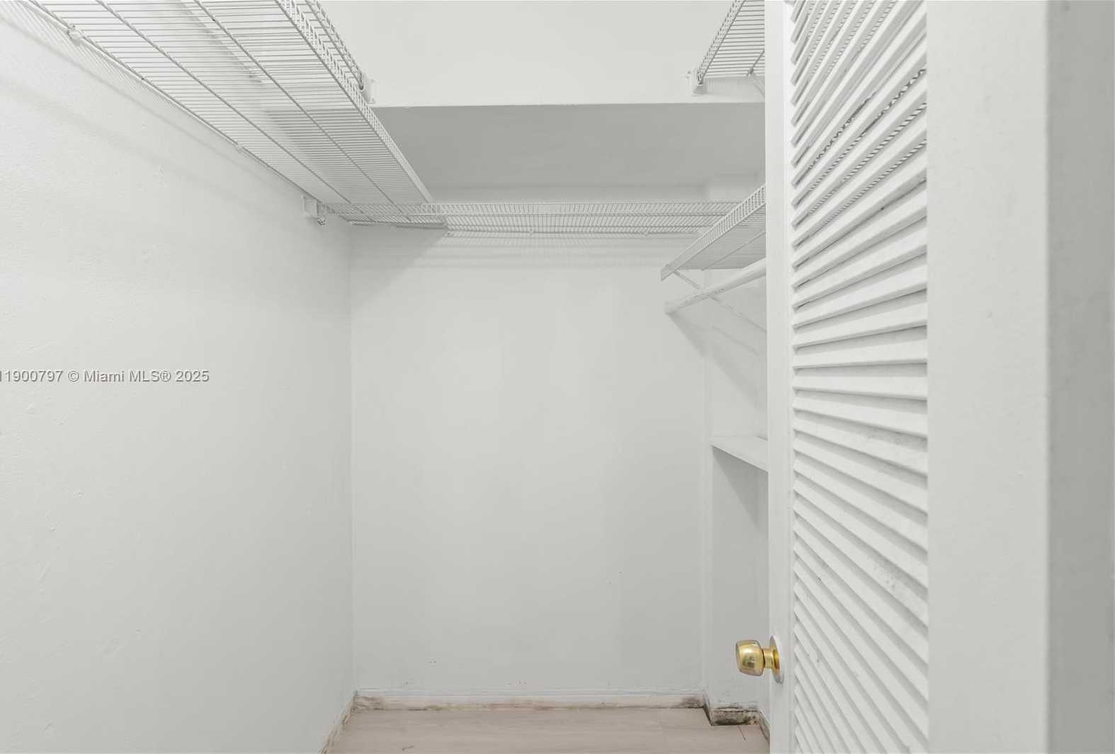 Small Image of 2910 POINT EAST DR #M412, Aventura Number 18