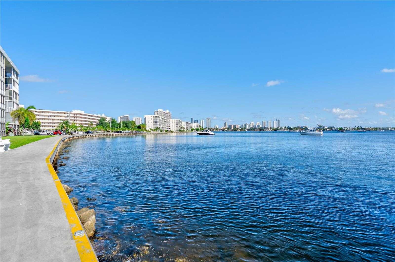 Small Image of 2910 POINT EAST DR #M412, Aventura Number 23