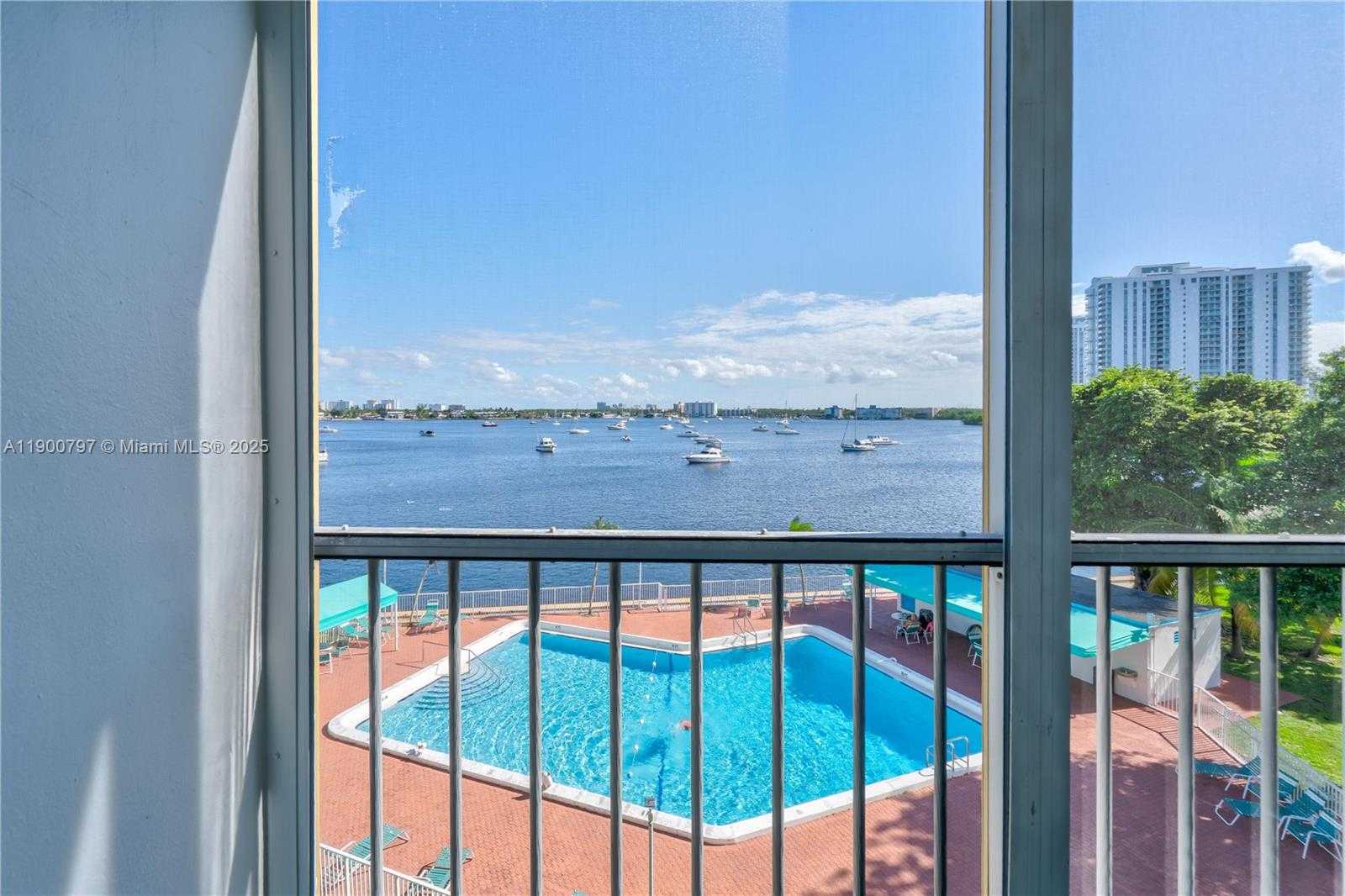 Small Image of 2910 POINT EAST DR #M412, Aventura Number 5