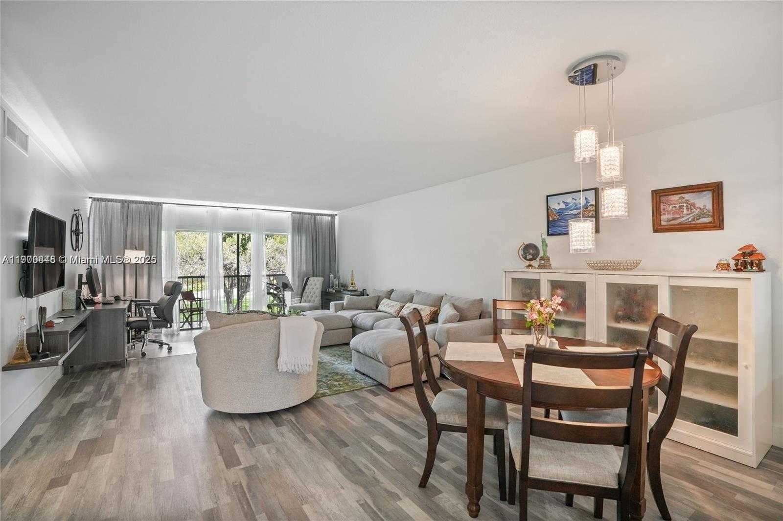Small Image of 380 RACQUET CLUB RD #204, Weston Number 10