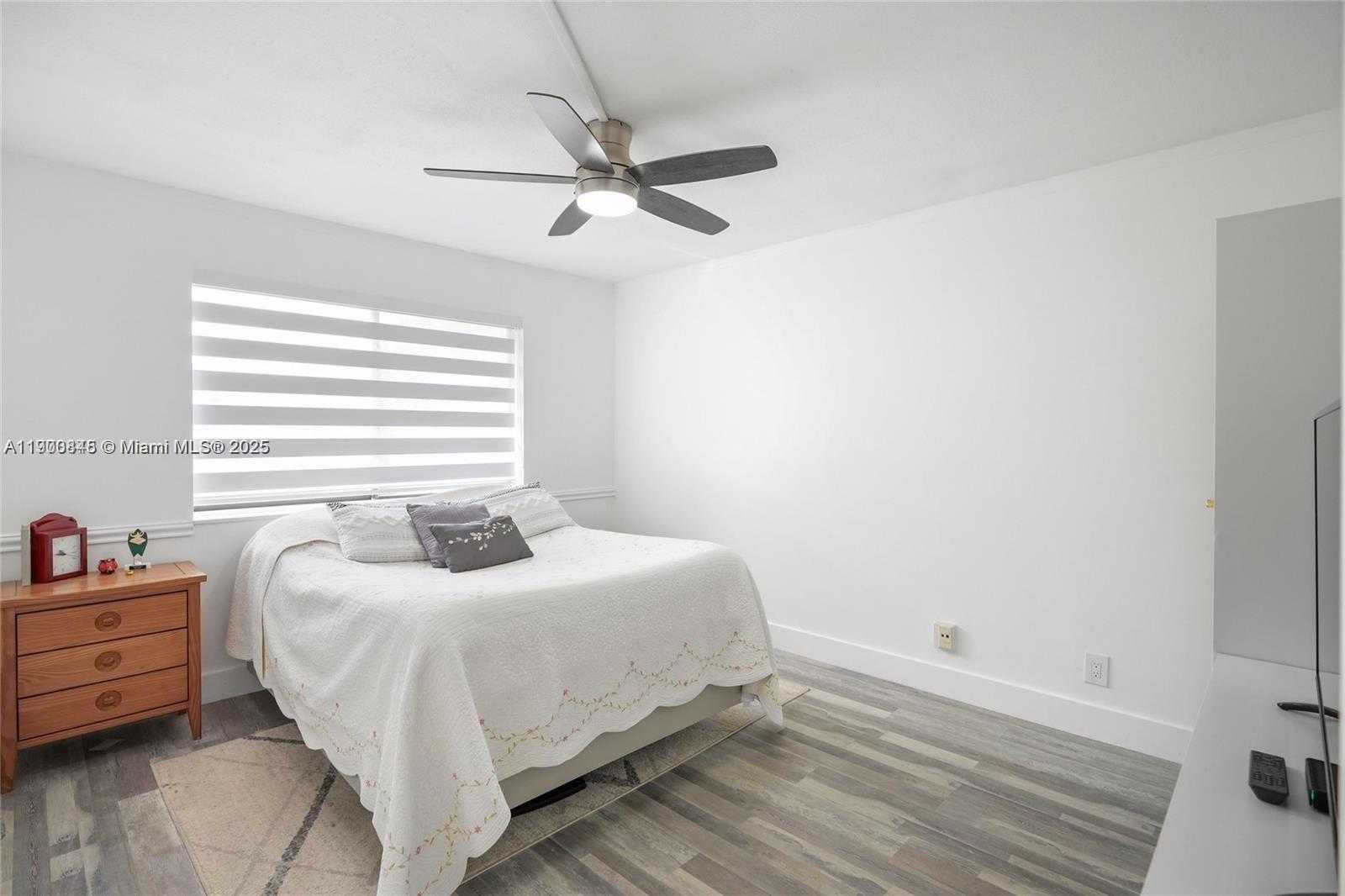 Small Image of 380 RACQUET CLUB RD #204, Weston Number 15