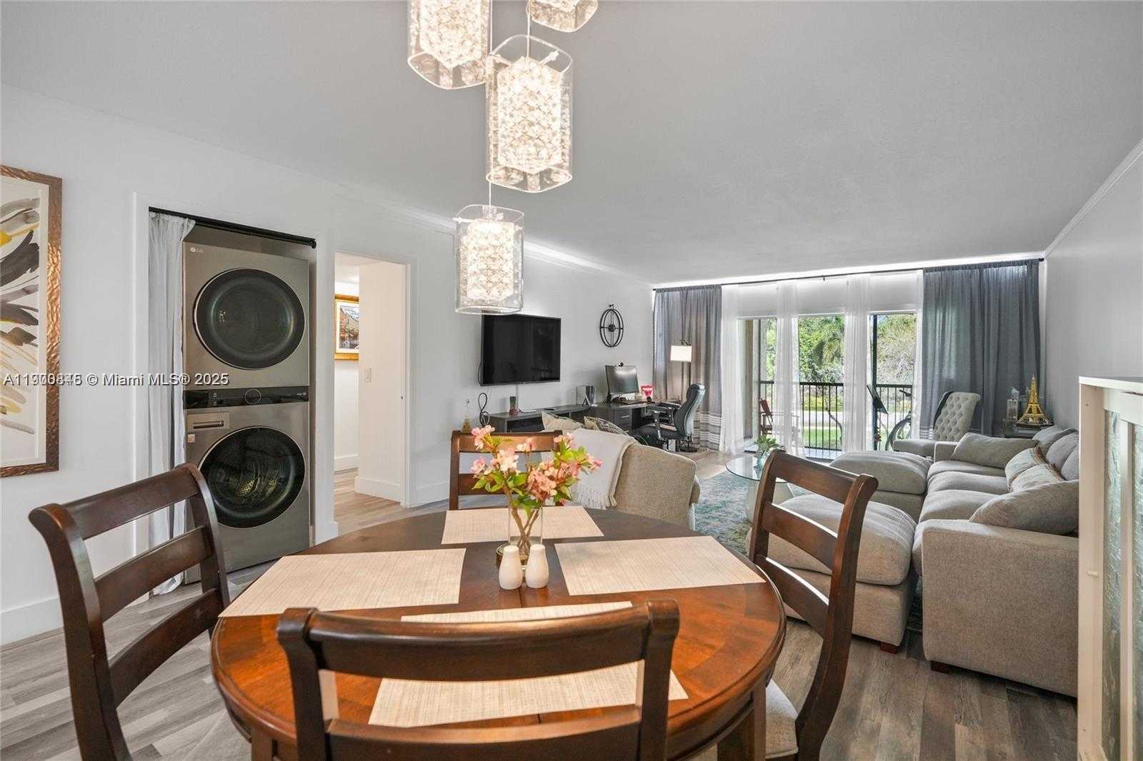 Small Image of 380 RACQUET CLUB RD #204, Weston Number 9