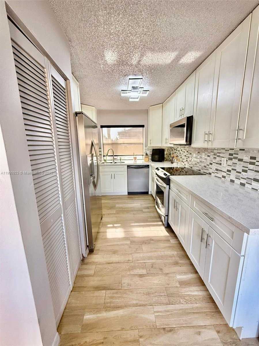 Small Image of 6169 170TH TER, Hialeah Number 11