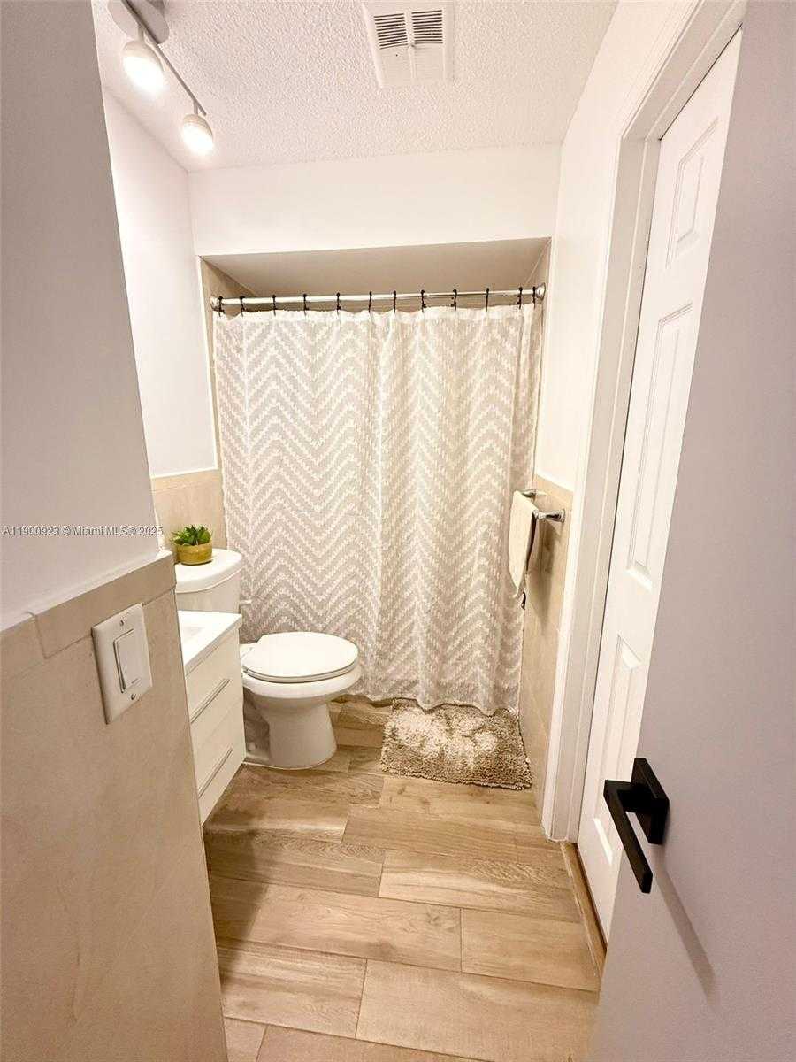 Small Image of 6169 170TH TER, Hialeah Number 17