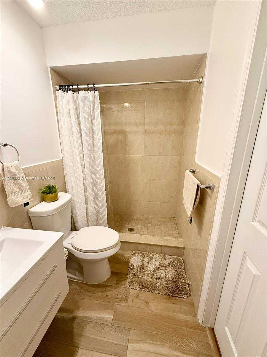 Small Image of 6169 170TH TER, Hialeah Number 18