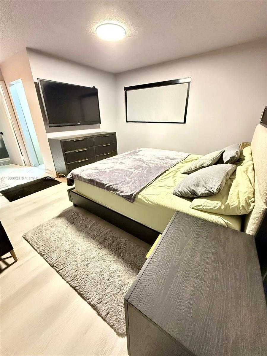 Small Image of 6169 170TH TER, Hialeah Number 23