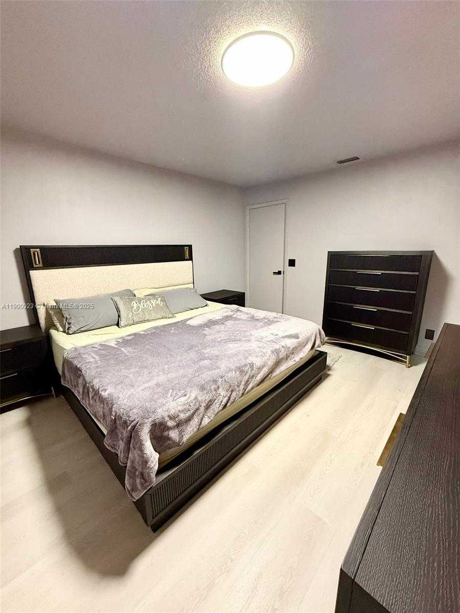 Small Image of 6169 170TH TER, Hialeah Number 24