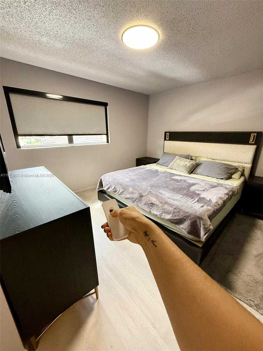 Small Image of 6169 170TH TER, Hialeah Number 25