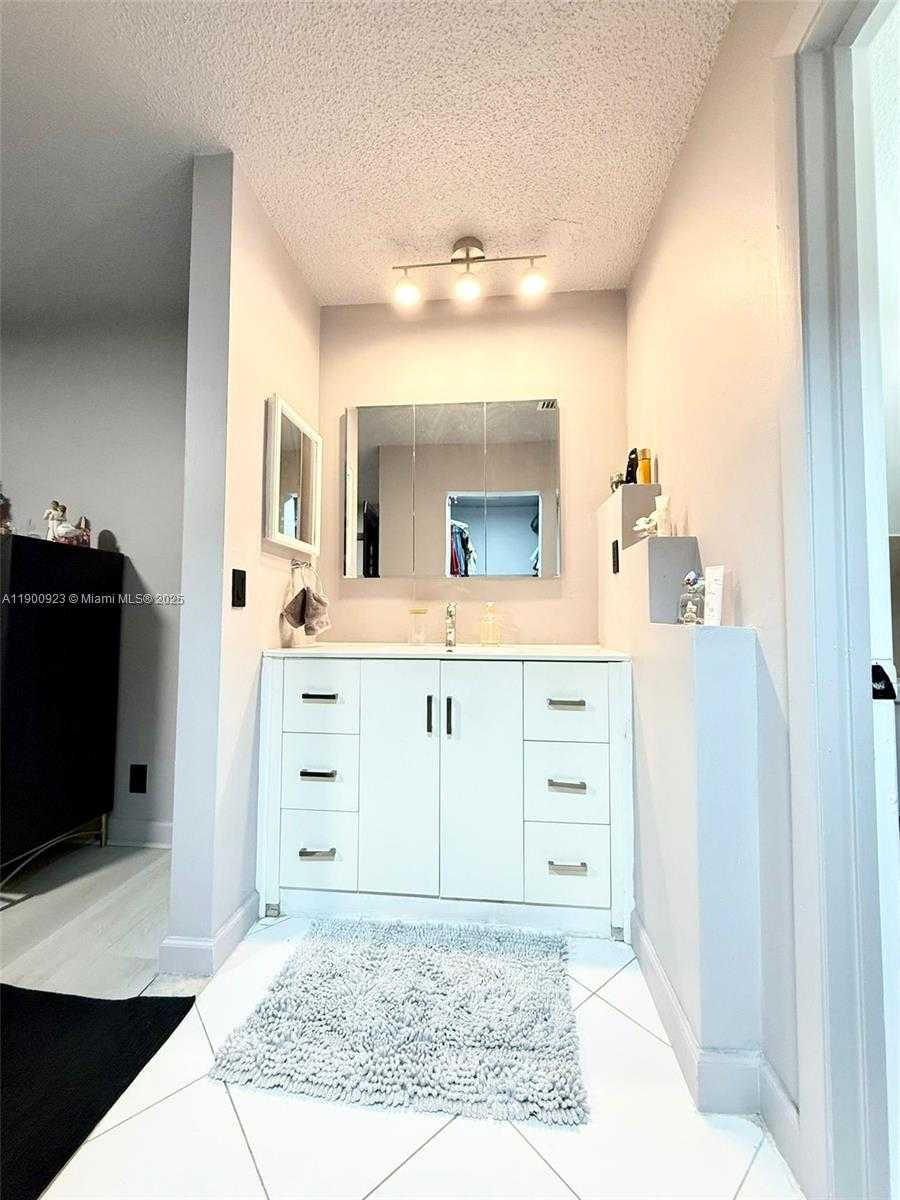 Small Image of 6169 170TH TER, Hialeah Number 27