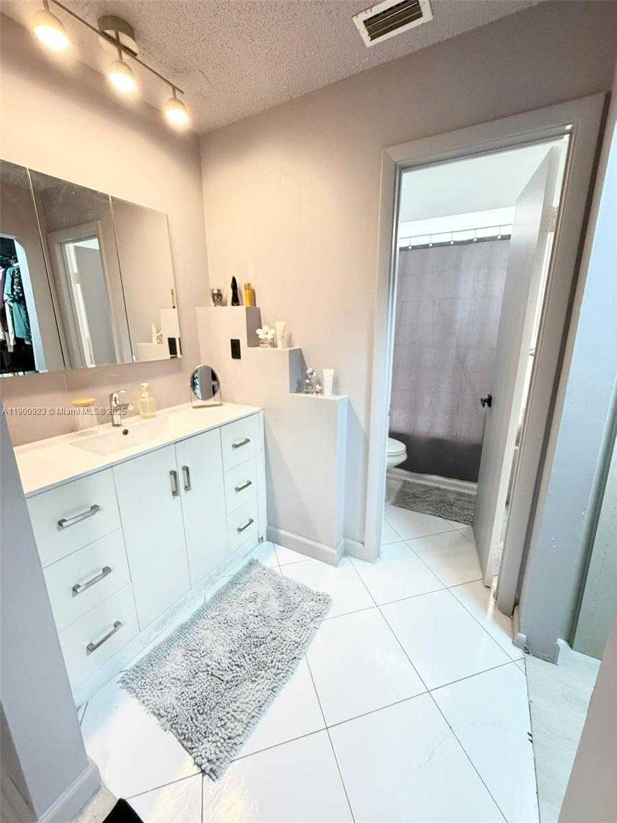 Small Image of 6169 170TH TER, Hialeah Number 28