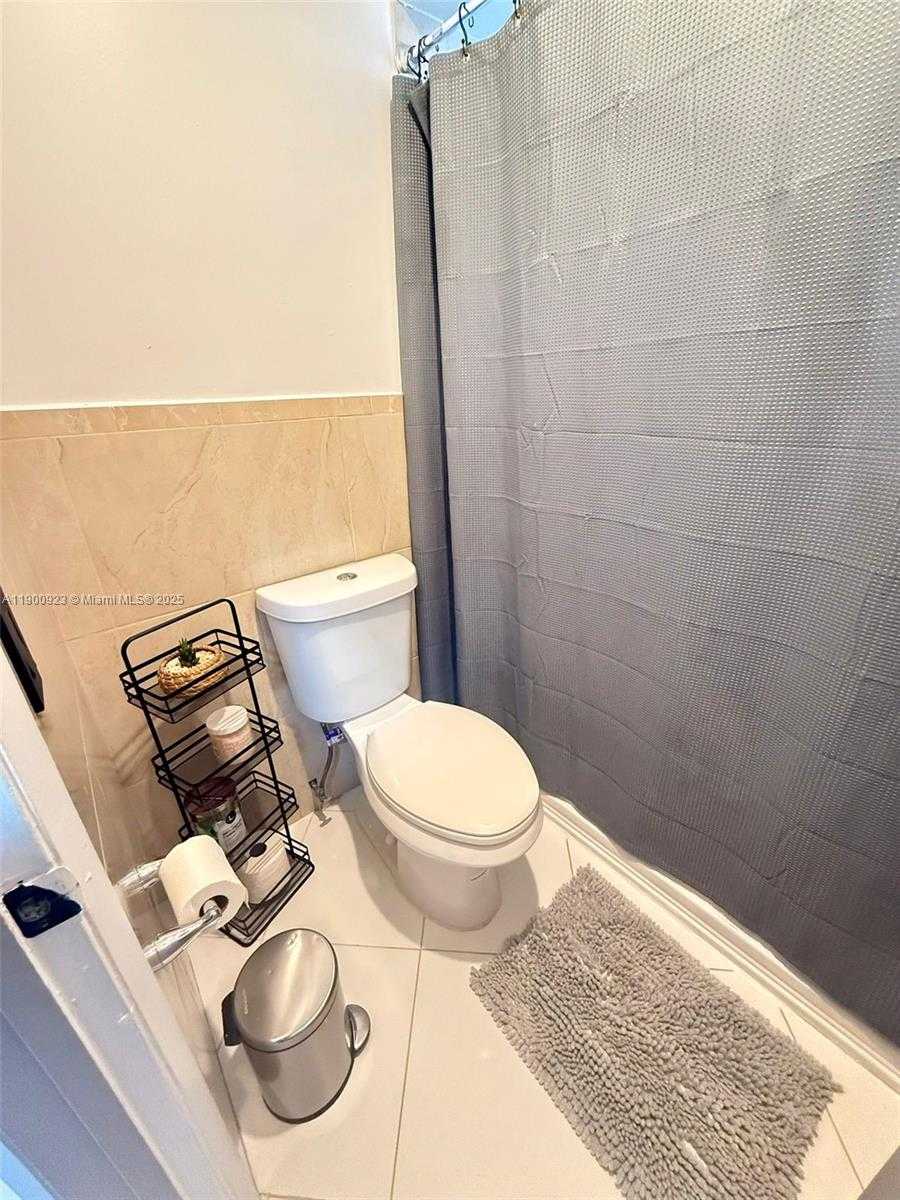 Small Image of 6169 170TH TER, Hialeah Number 31