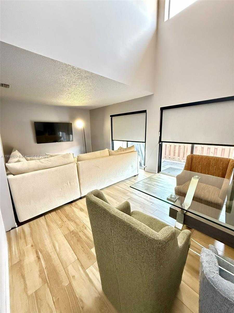 Small Image of 6169 170TH TER, Hialeah Number 4