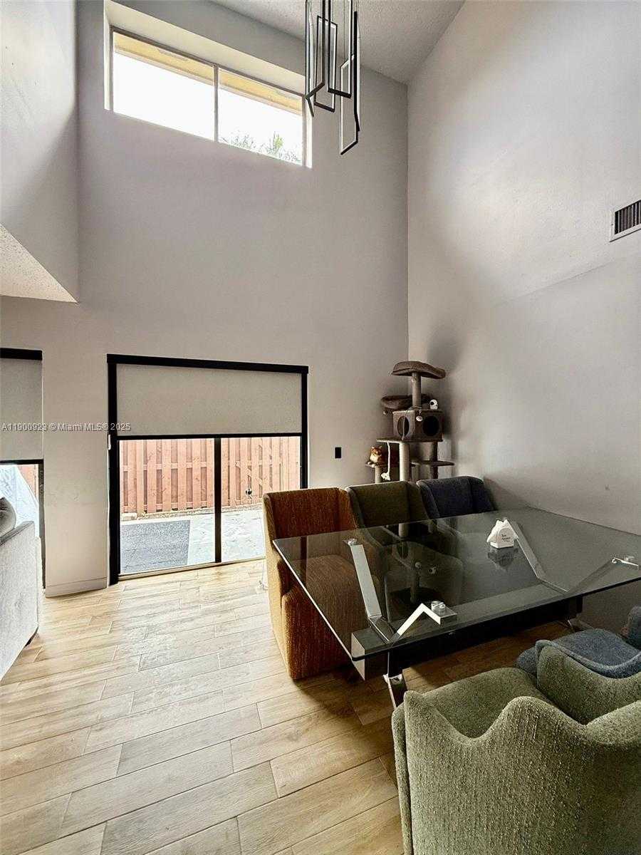 Small Image of 6169 170TH TER, Hialeah Number 7