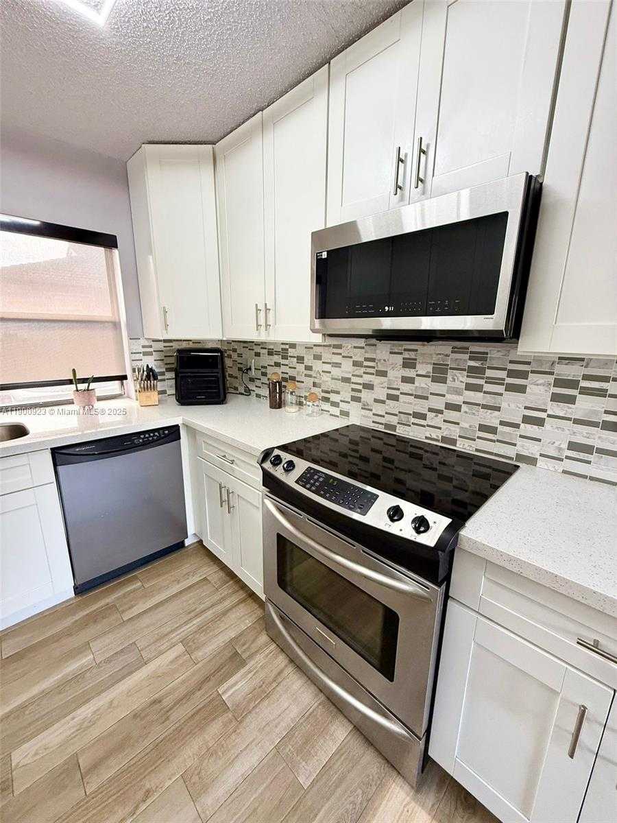 Small Image of 6169 170TH TER, Hialeah Number 9