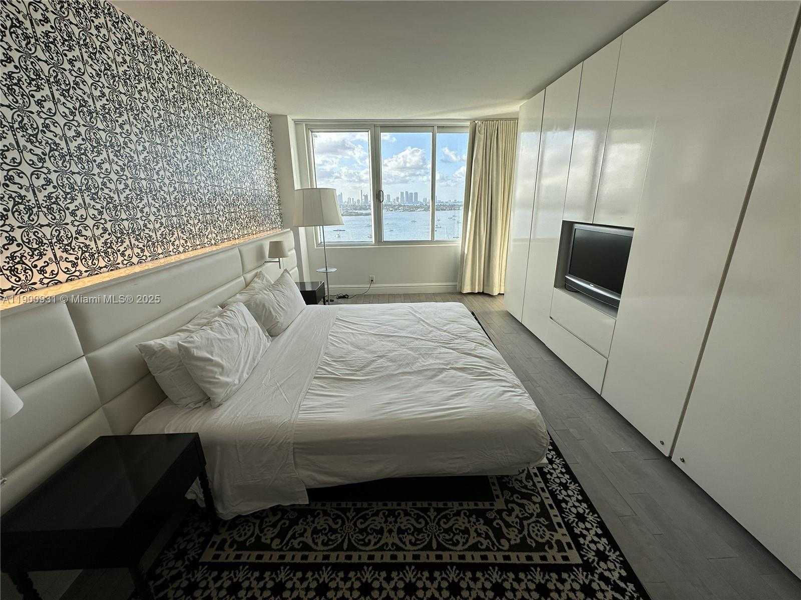 Small Image of 1100 WEST AVE #1520, Miami Beach Number 3