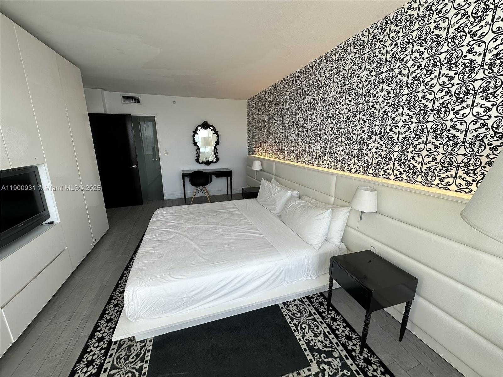 Small Image of 1100 WEST AVE #1520, Miami Beach Number 4