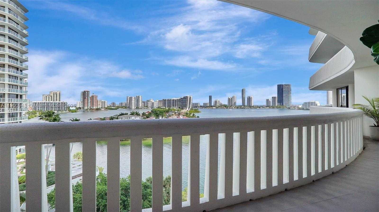 Small Image of 3000 ISLAND BLVD #905, Aventura Number 10