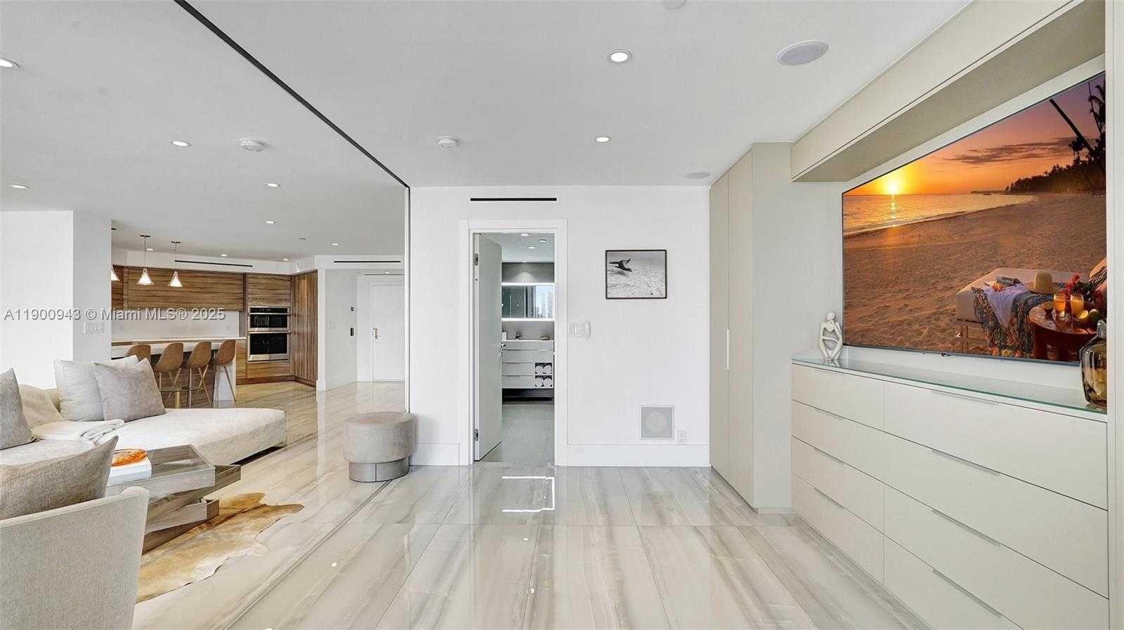 Small Image of 3000 ISLAND BLVD #905, Aventura Number 14