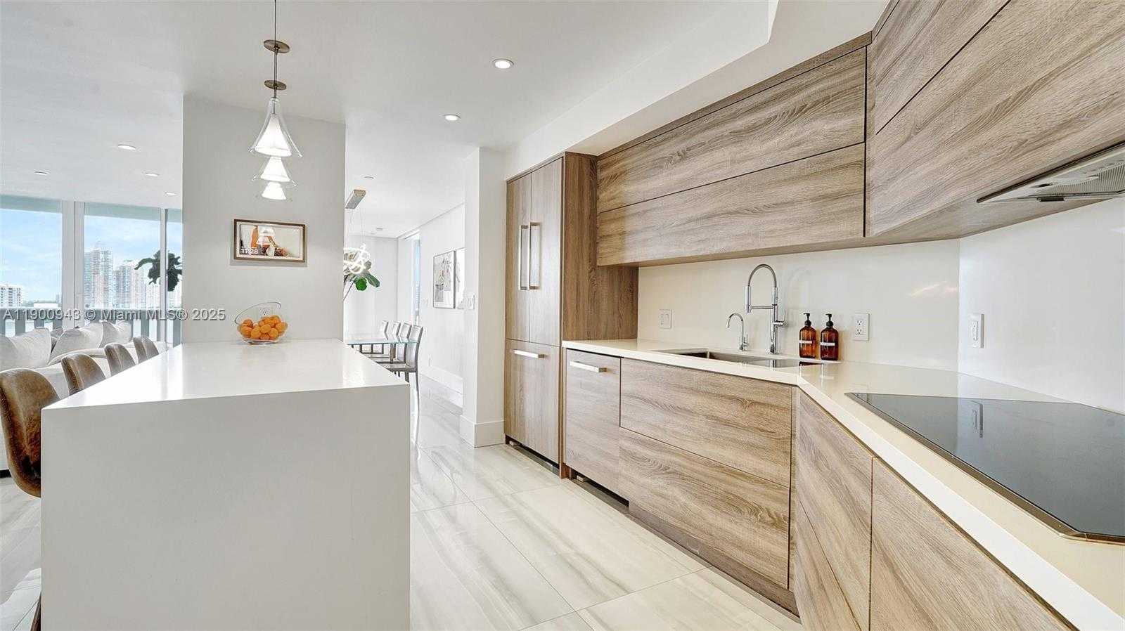 Small Image of 3000 ISLAND BLVD #905, Aventura Number 23