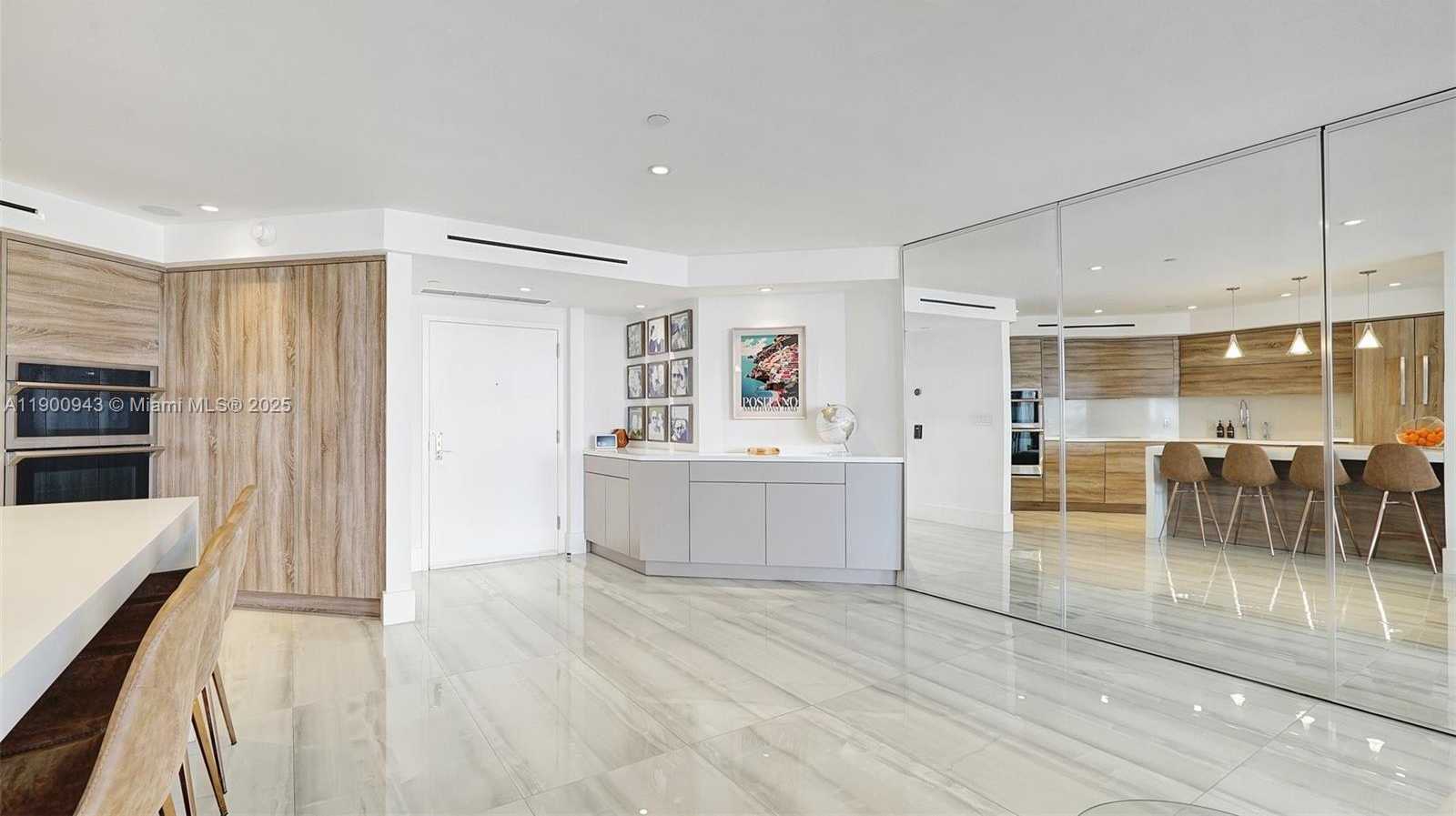 Small Image of 3000 ISLAND BLVD #905, Aventura Number 31