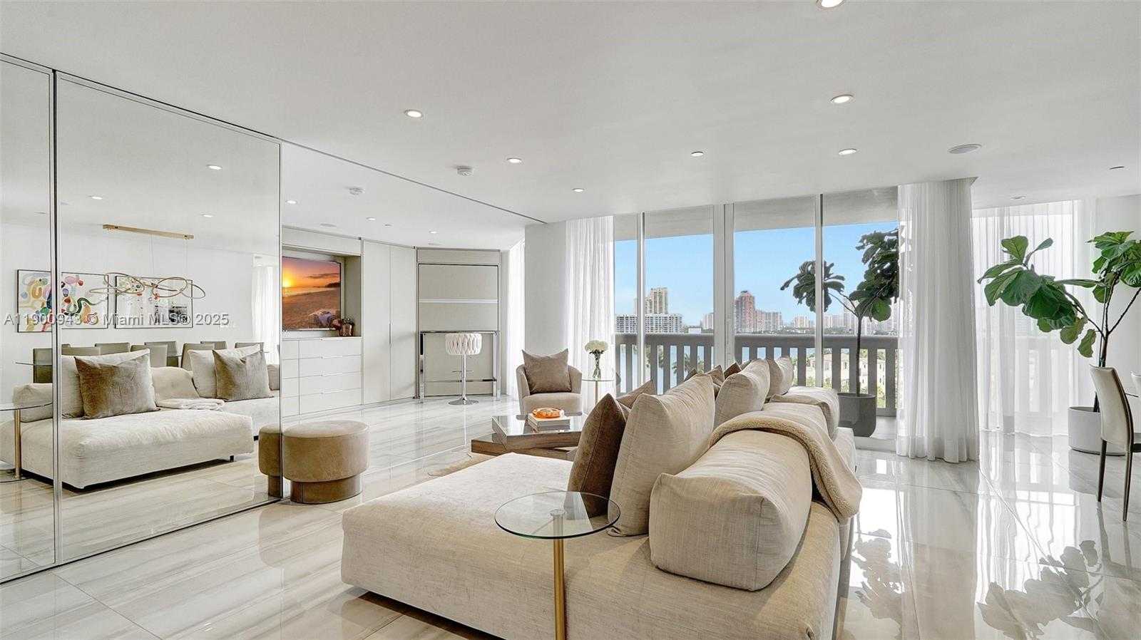 Small Image of 3000 ISLAND BLVD #905, Aventura Number 33