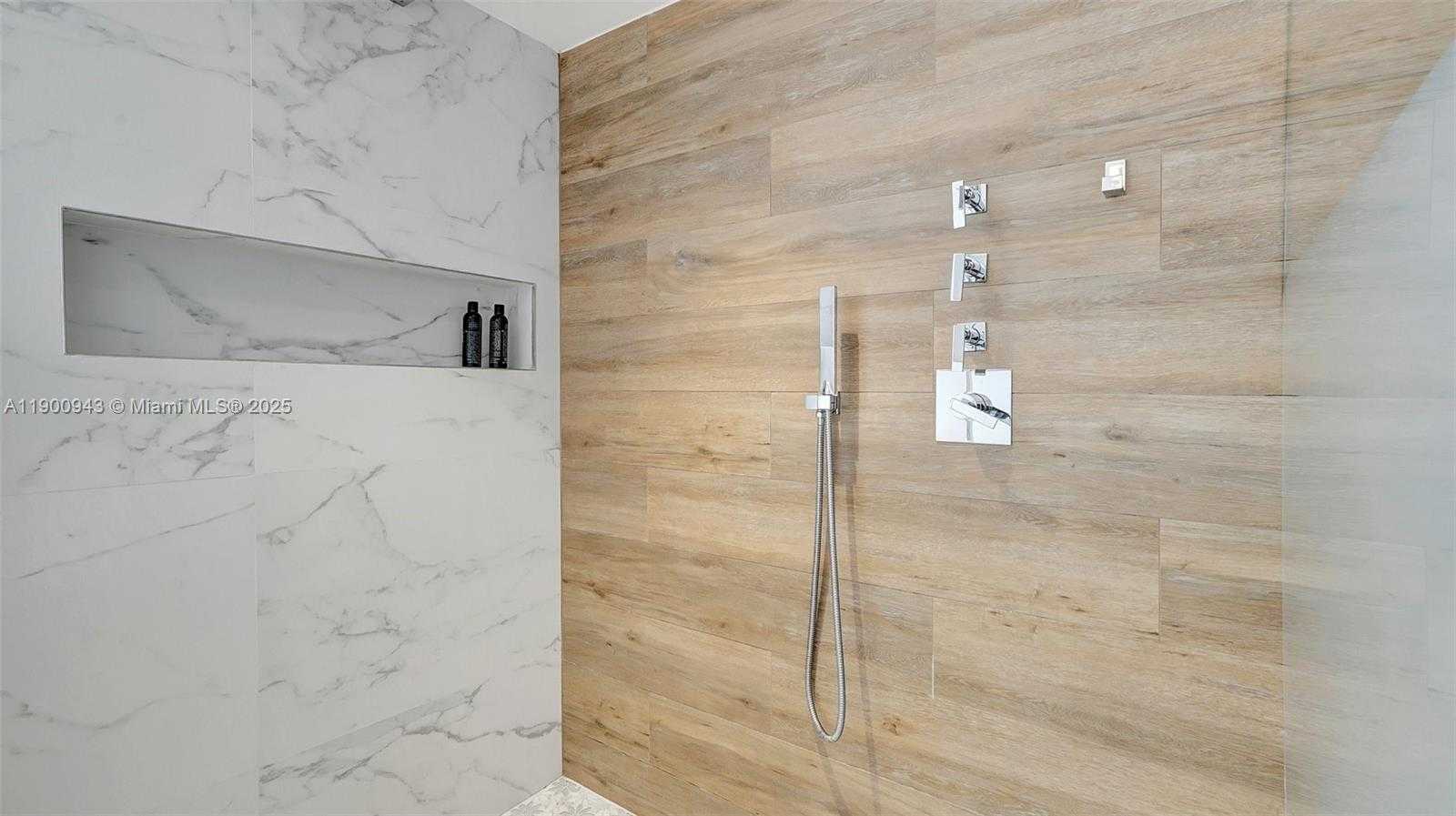 Small Image of 3000 ISLAND BLVD #905, Aventura Number 38