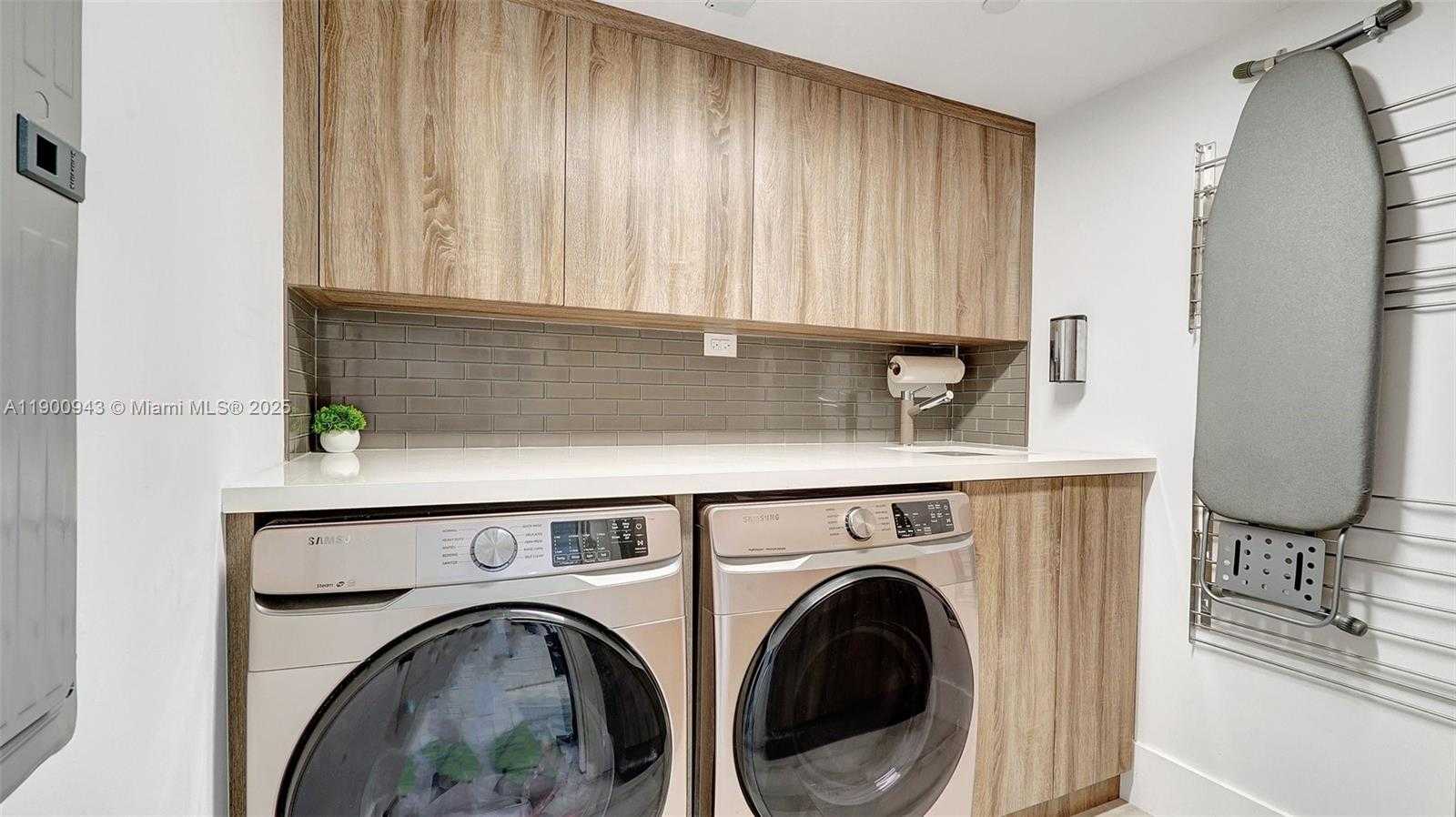 Small Image of 3000 ISLAND BLVD #905, Aventura Number 49