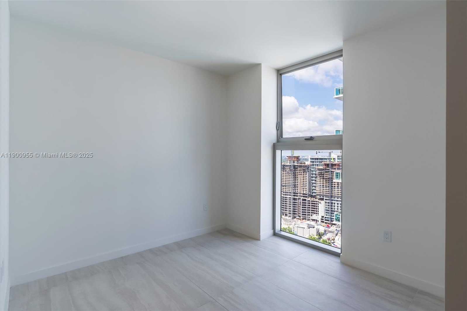 Small Image of 77 SOUTH EAST 5TH STREET #2806, Miami Number 5