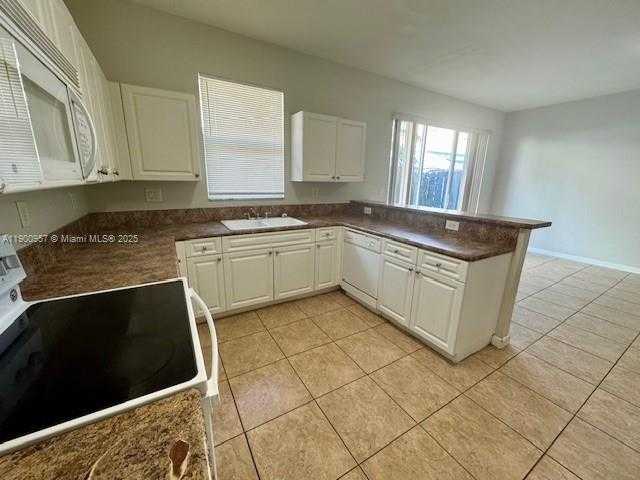 Small Image of 12925 SOUTH WEST 134TH TER, Miami Number 10