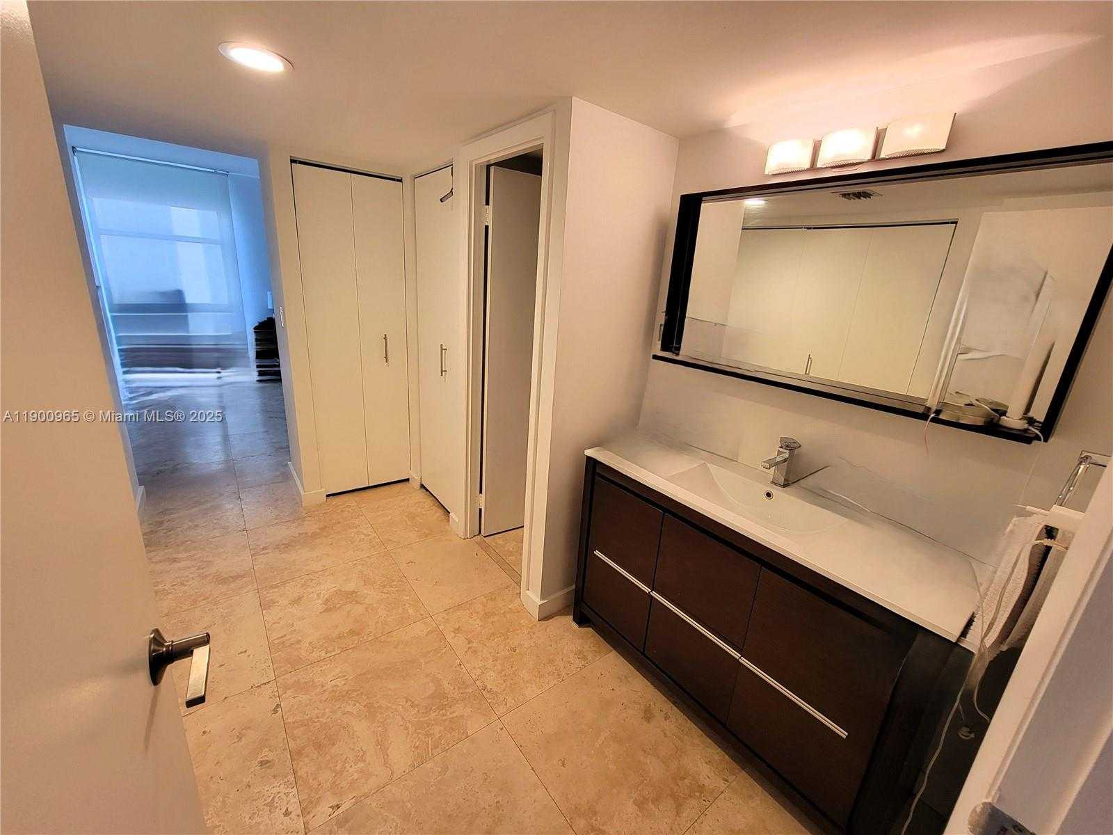 Small Image of 20379 WEST COUNTRY CLUB DR #539, Aventura Number 10