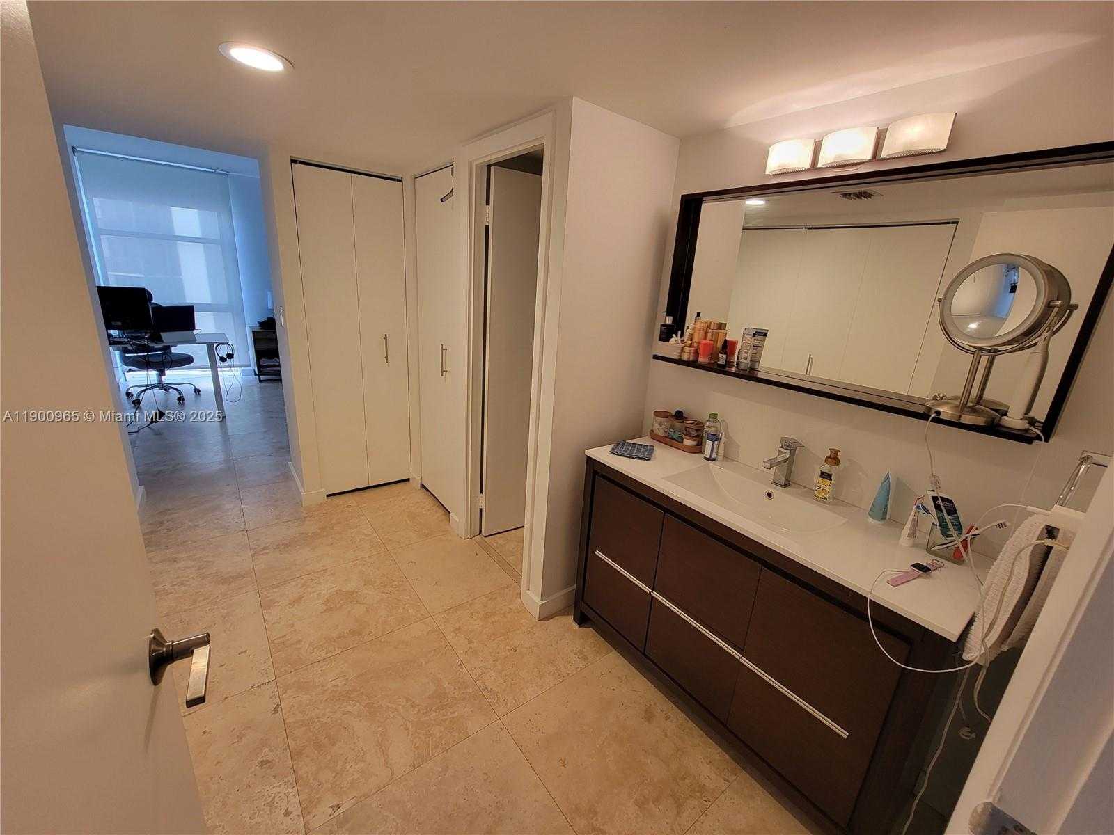 Small Image of 20379 WEST COUNTRY CLUB DR #539, Aventura Number 13