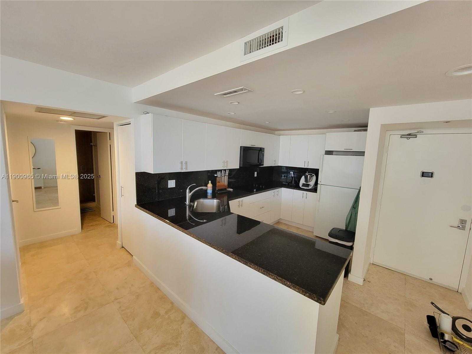 Small Image of 20379 WEST COUNTRY CLUB DR #539, Aventura Number 4