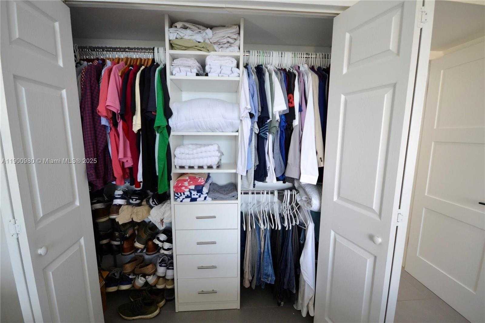 Small Image of 770 SOUTH CLAUGHTON ISLAND DR #1004, Miami Number 14