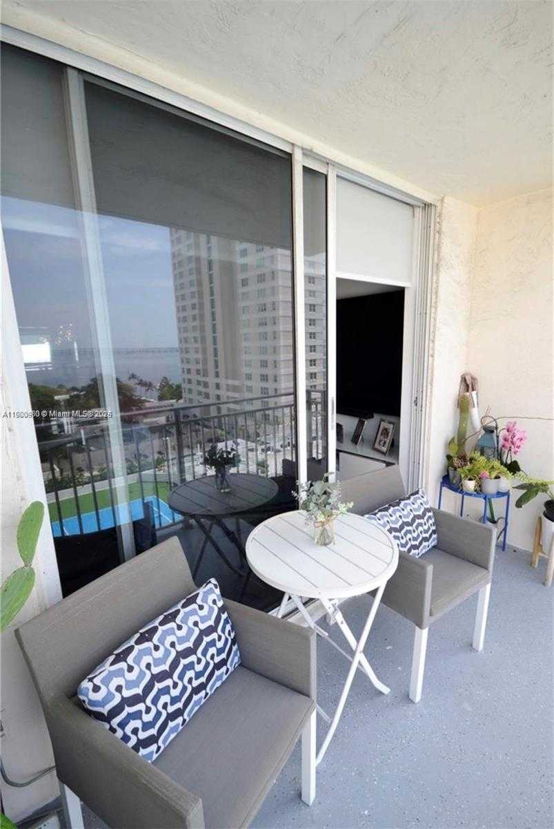 Small Image of 770 SOUTH CLAUGHTON ISLAND DR #1004, Miami Number 16